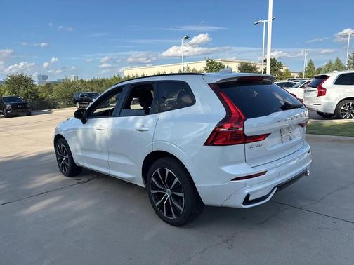 2025 Volvo XC60 B5 Plus