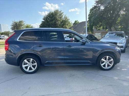 2021 Volvo XC90 T6 Momentum