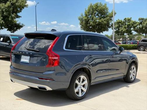 2021 Volvo XC90 T6 Momentum