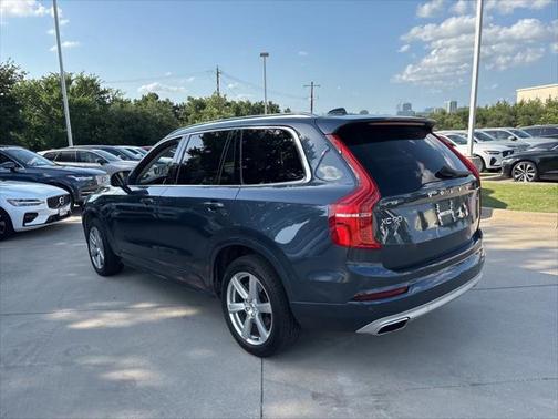 2021 Volvo XC90 T6 Momentum