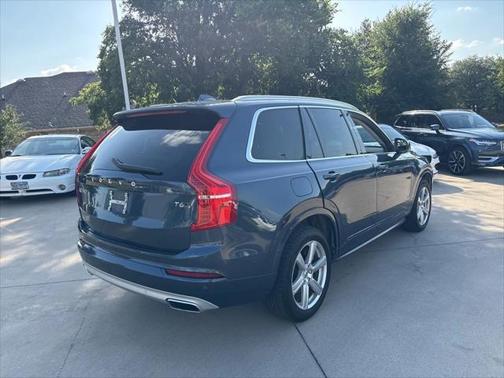 2021 Volvo XC90 T6 Momentum