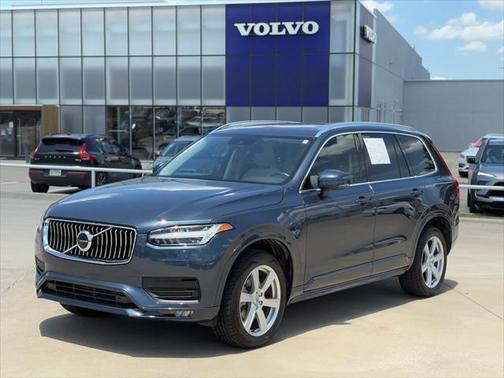2021 Volvo XC90 T6 Momentum