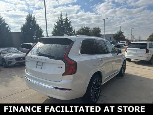 2025 Volvo XC90 B6 Plus 7-Seater