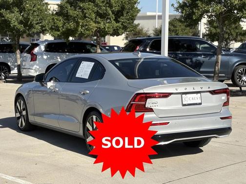 2024 Volvo S60 Recharge Plug-In Hybrid T8 Plus Dark Theme