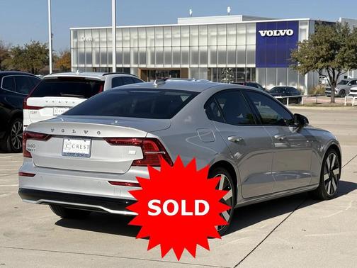 2024 Volvo S60 Recharge Plug-In Hybrid T8 Plus Dark Theme