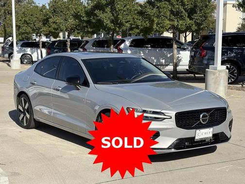 2024 Volvo S60 Recharge Plug-In Hybrid T8 Plus Dark Theme