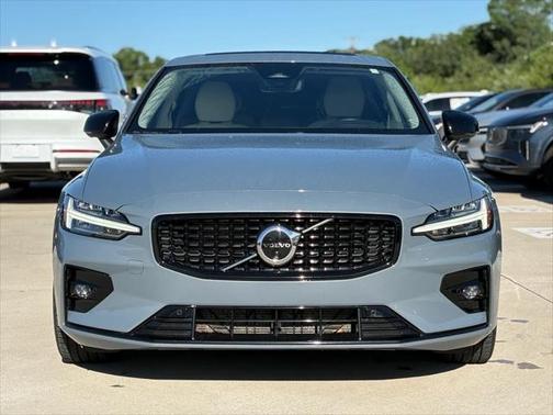 2024 Volvo S60 B5 Plus Dark Theme