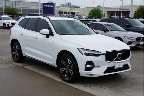 2022 Volvo XC60 B5 Momentum