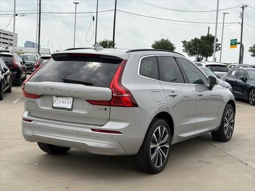 2022 Volvo XC60 B5 Momentum