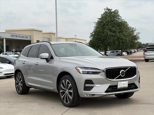 2022 Volvo XC60 B5 Momentum