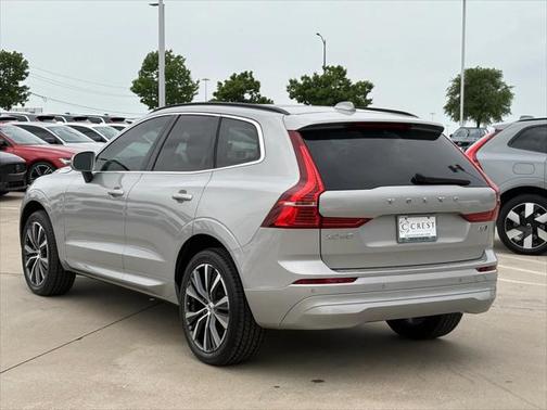 2022 Volvo XC60 B5 Momentum