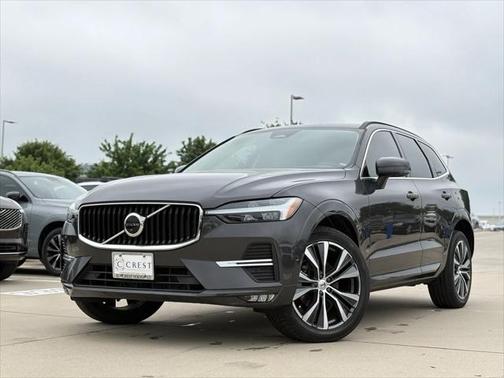 2022 Volvo XC60 B5 Momentum