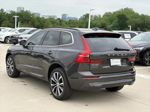2022 Volvo XC60 B5 Momentum