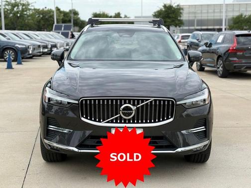 Platinum Gray Metallic 2023 Volvo XC60 B5 Plus Bright Theme
