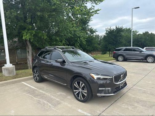 Platinum Gray Metallic 2023 Volvo XC60 B5 Plus Bright Theme