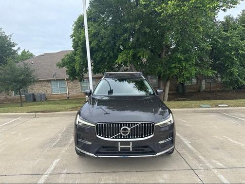 Platinum Gray Metallic 2023 Volvo XC60 B5 Plus Bright Theme