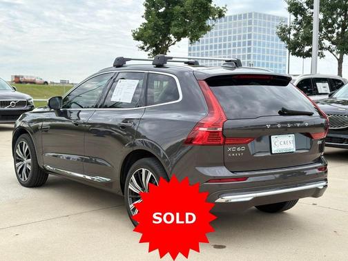 Platinum Gray Metallic 2023 Volvo XC60 B5 Plus Bright Theme