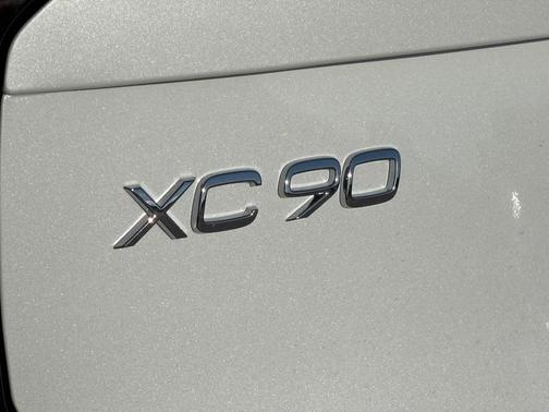 2026 Volvo XC90 B6 Ultra 7-Seater