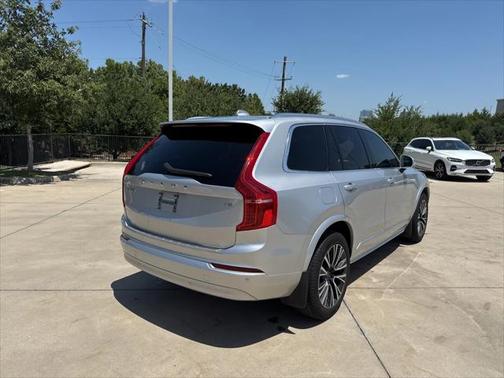 2022 Volvo XC90 T5 Momentum