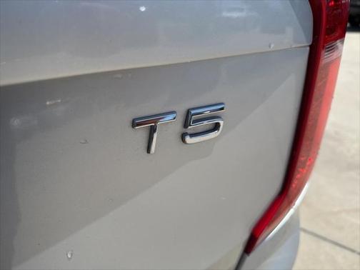 2022 Volvo XC90 T5 Momentum