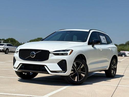 Crystal White 2026 Volvo XC60 B5 Core