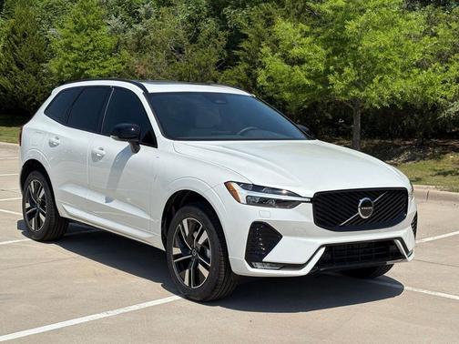 Crystal White 2026 Volvo XC60 B5 Core