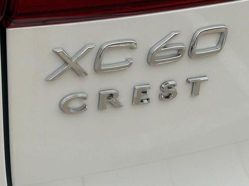 Crystal White 2026 Volvo XC60 B5 Plus