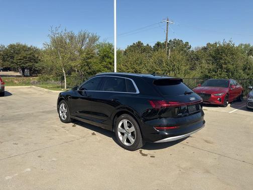 Brilliant Black 2019 Audi e-tron Prestige