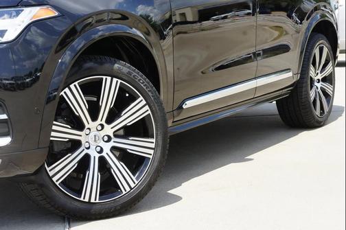 2024 Volvo XC90 B5 Plus