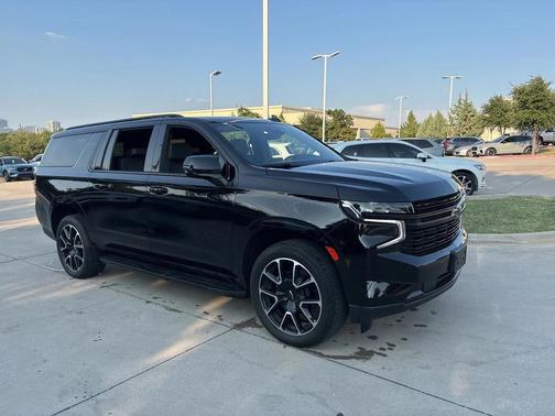 2023 Chevrolet Suburban RST