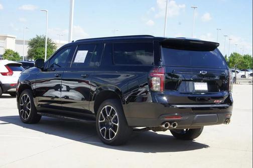 2023 Chevrolet Suburban RST