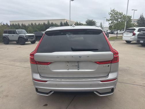 Silver 2024 Volvo XC60 B5 Plus Dark Theme