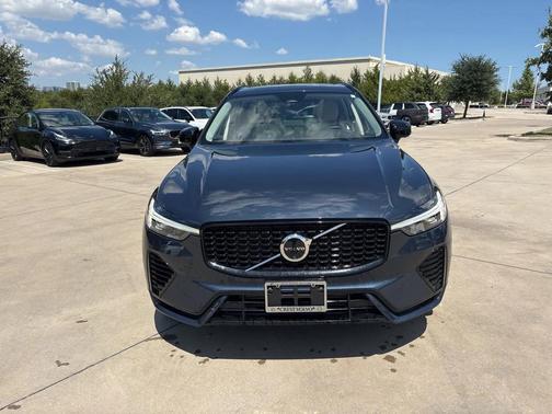 2025 Volvo XC60 Plug-In Hybrid T8 Plus
