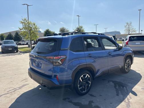 Blue Pearl 2025 Subaru Forester Hybrid Premium