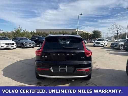 2025 Volvo XC40 B5 AWD