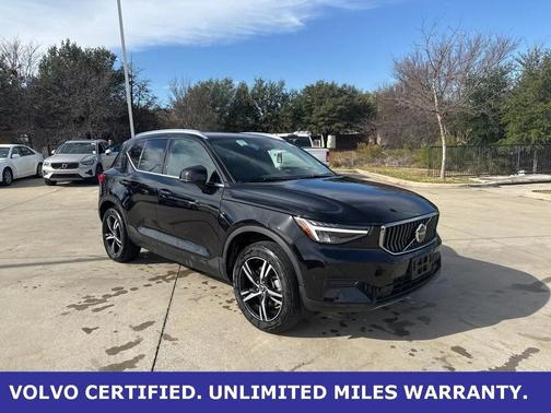 2025 Volvo XC40 B5 AWD