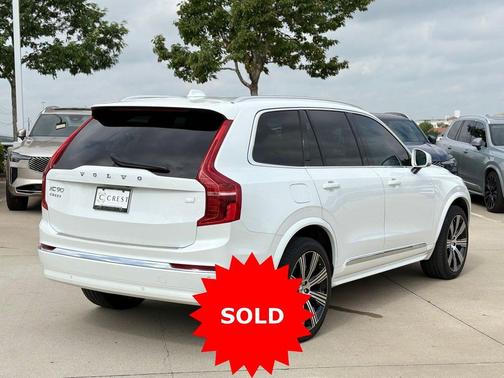 Crystal White Metallic 2024 Volvo XC90 Recharge Plug-In Hybrid Ultimate