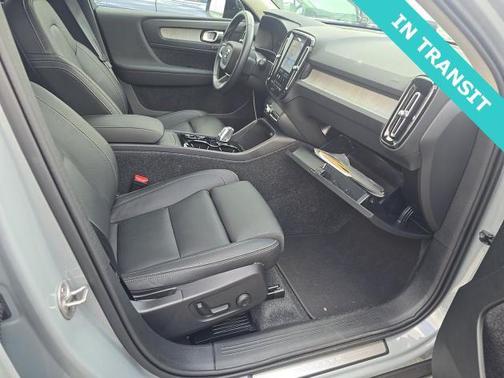 Vapour Gray Metallic 2026 Volvo XC40 B5 Plus