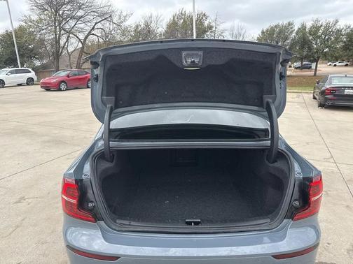 2024 Volvo S60 B5 Plus Dark Theme