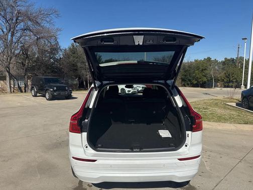 2023 Volvo XC60 B5 AWD