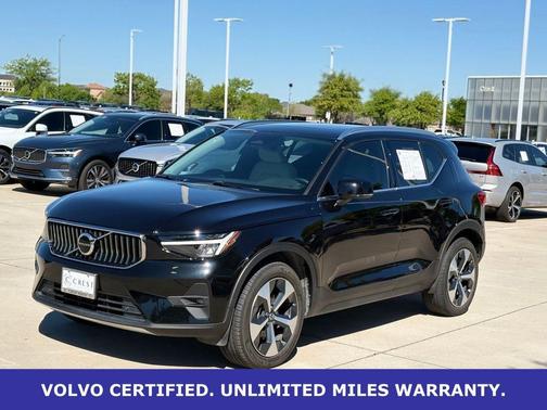 Onyx Black Metallic 2023 Volvo XC40 B5 Plus Bright Theme