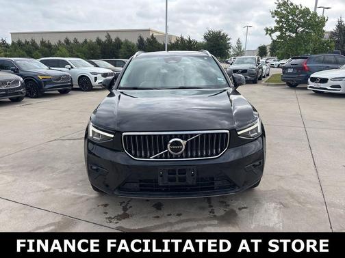 Onyx Black Metallic 2023 Volvo XC40 B5 Plus Bright Theme