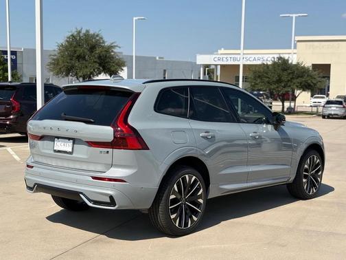 2026 Volvo XC60 B5 Ultra