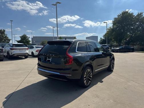 2025 Volvo XC90 B6 Plus 7-Seater