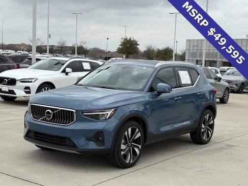 2023 Volvo XC40 B5 Plus Bright Theme
