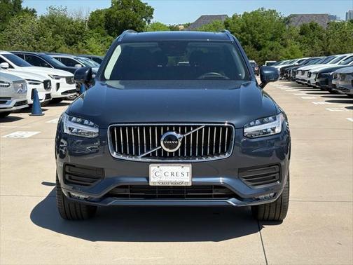 2022 Volvo XC90 T6 Momentum