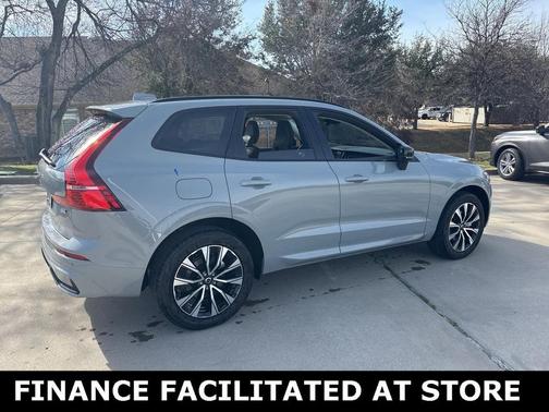 2025 Volvo XC60 B5 AWD