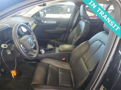 2025 Volvo XC40 B5 Plus Bright Theme