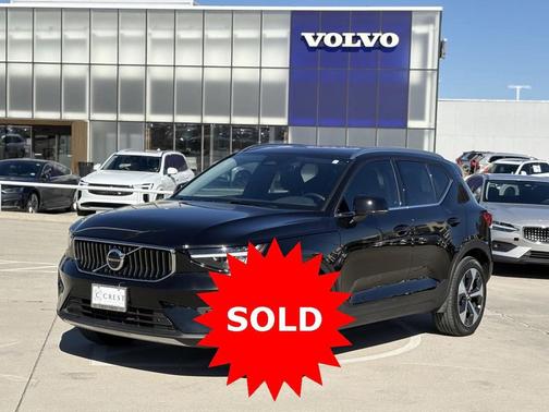 2025 Volvo XC40 B5 Plus Bright Theme