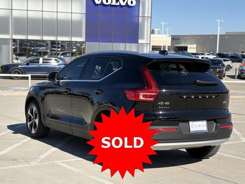 2025 Volvo XC40 B5 Plus Bright Theme